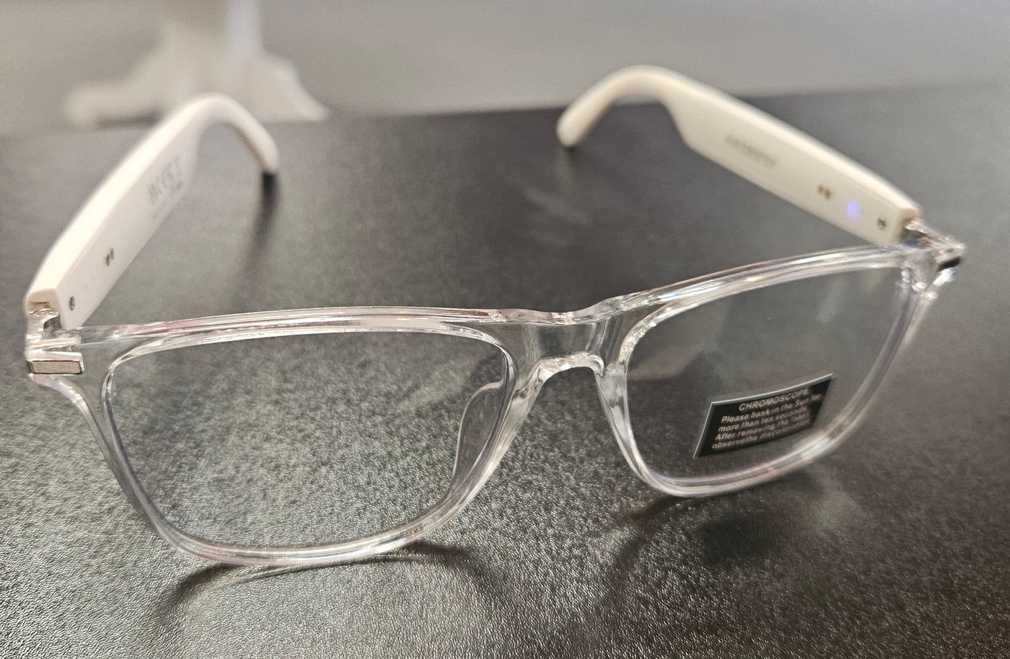 AI-powered smart glasses and sunglasses