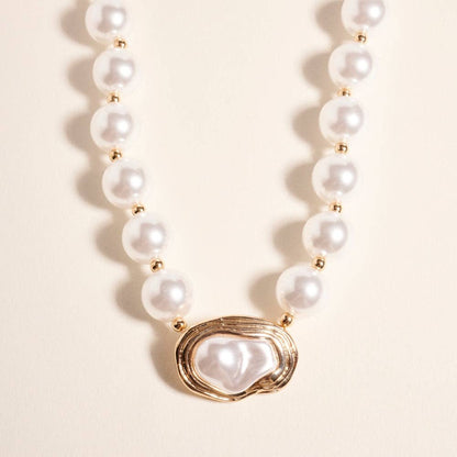 17 Inch Round Pearl Beaded Natural Metal Necklace