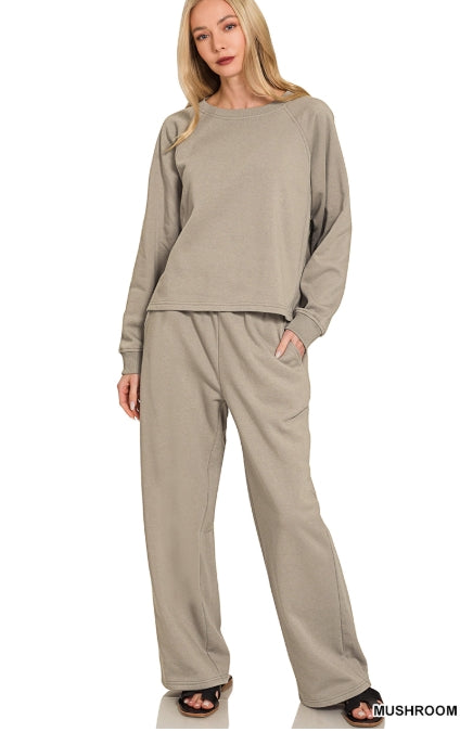 Long sleeve pullover and Sweatpants Set