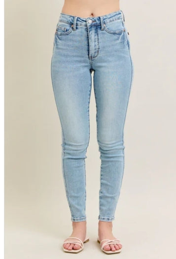 Judy Blue Mid Rise Tummy Control Vintage Wash Skinny Jeans